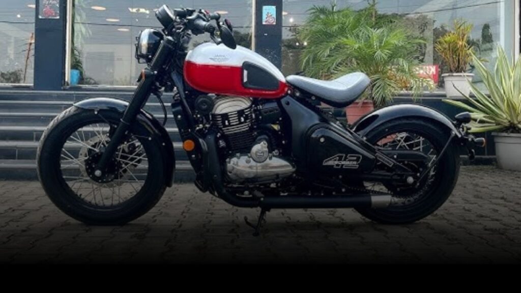 Jawa 42 Bobber Look