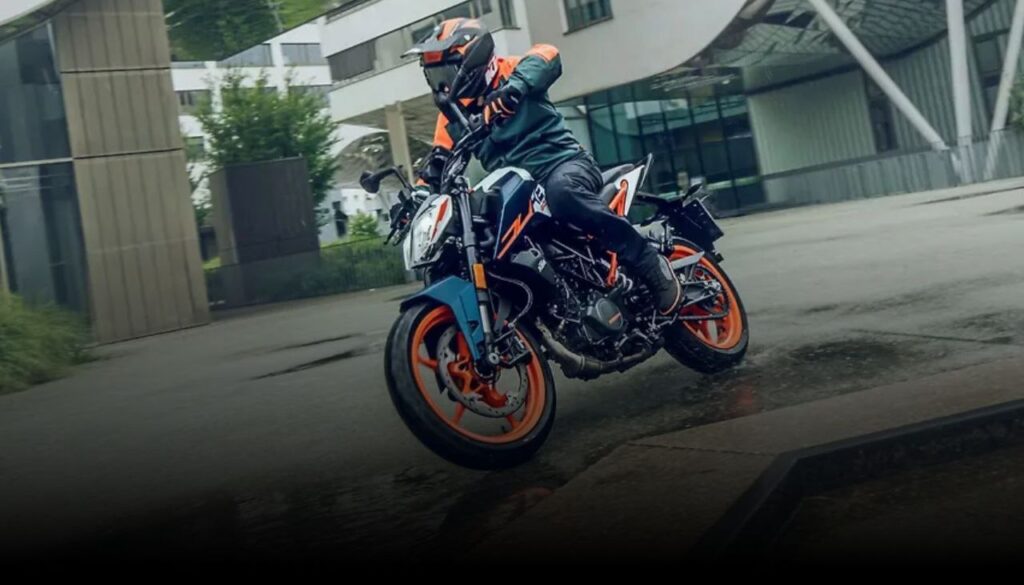 KTM 160 Duke launched in India